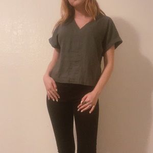 🌲Sage Green Linen Top🌲